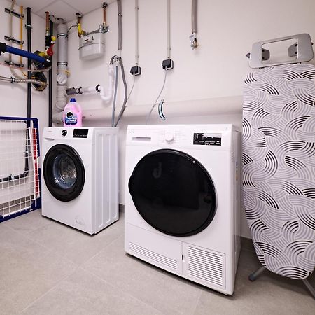 Xzllenz Traum Studio-Apartment, Frei-Parken, U-Bahn, Kueche Nuremberg Extérieur photo
