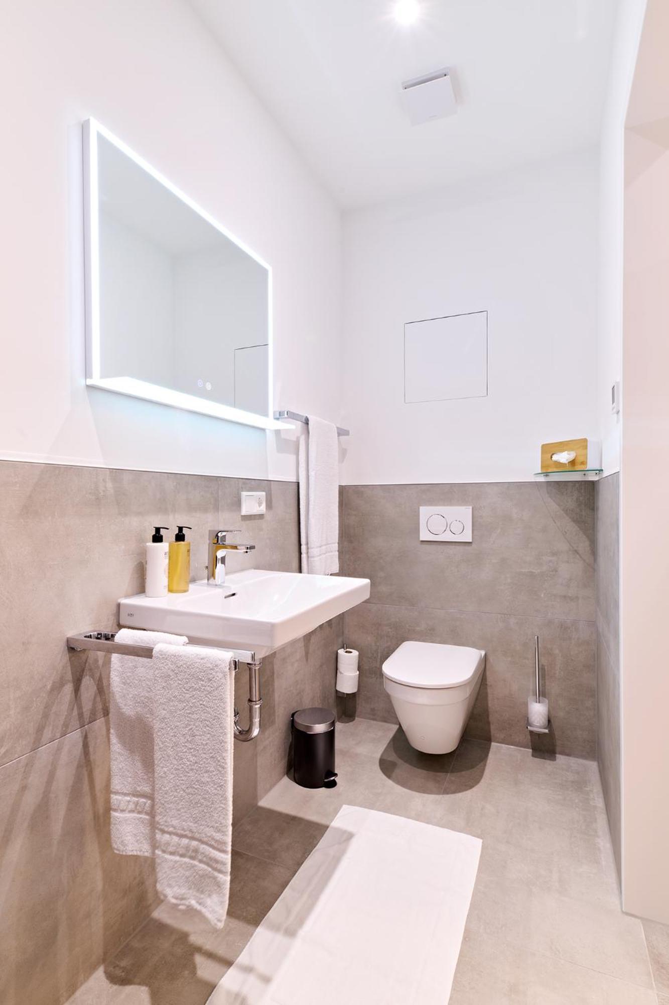 Xzllenz Traum Studio-Apartment, Frei-Parken, U-Bahn, Kueche Nuremberg Extérieur photo