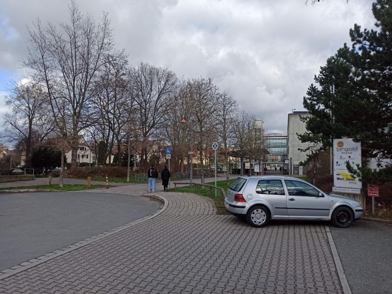 Xzllenz Traum Studio-Apartment, Frei-Parken, U-Bahn, Kueche Nuremberg Extérieur photo